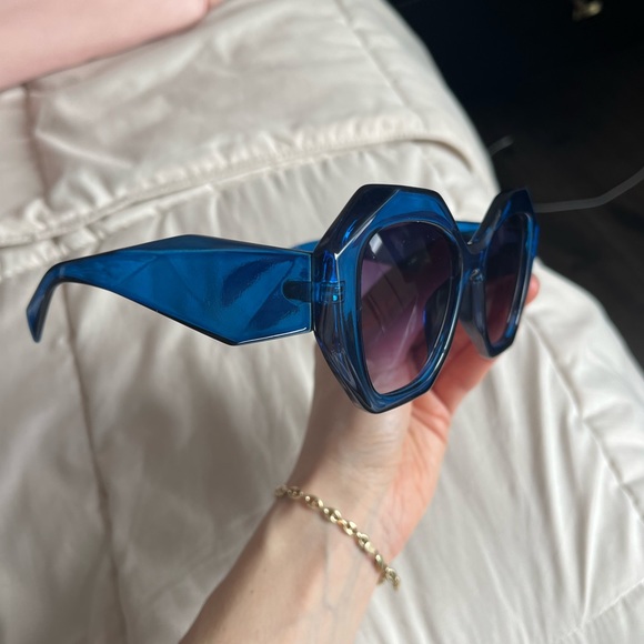 Sunglasses - Picture 1 of 4